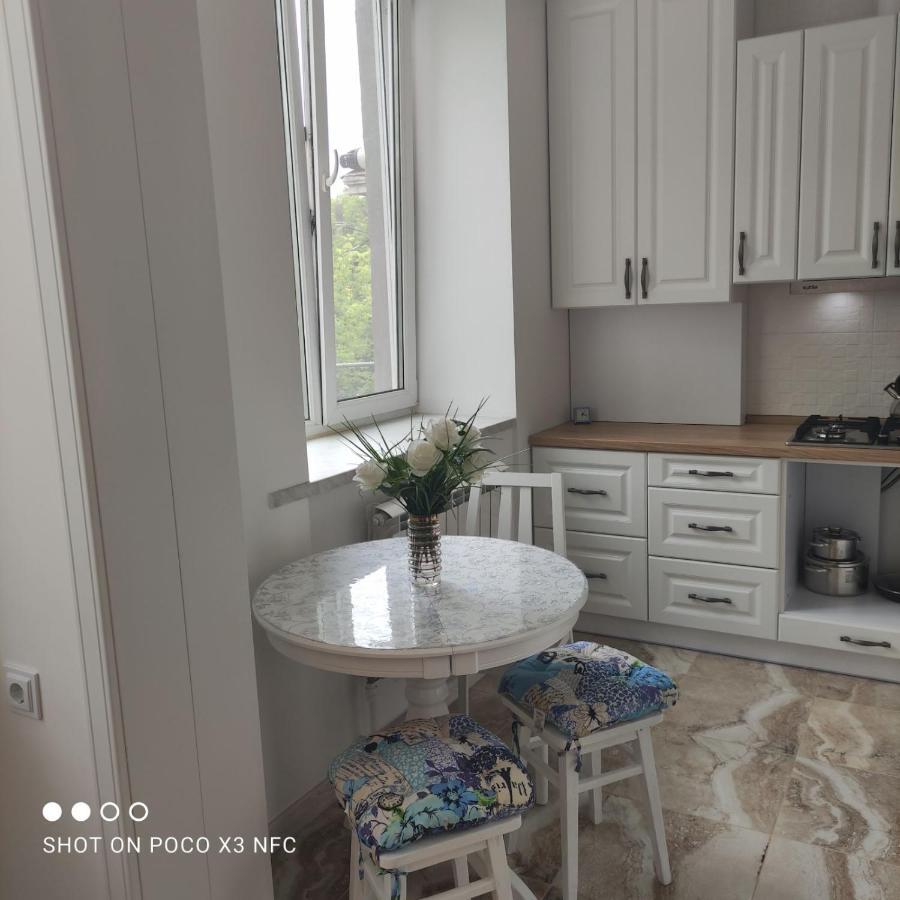 Атмосферная Квартира В Центре Odessa Ngoại thất bức ảnh